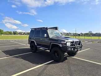 2023 Toyota Landcruiser - Thumbnail