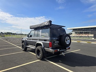 2023 Toyota Landcruiser - Thumbnail